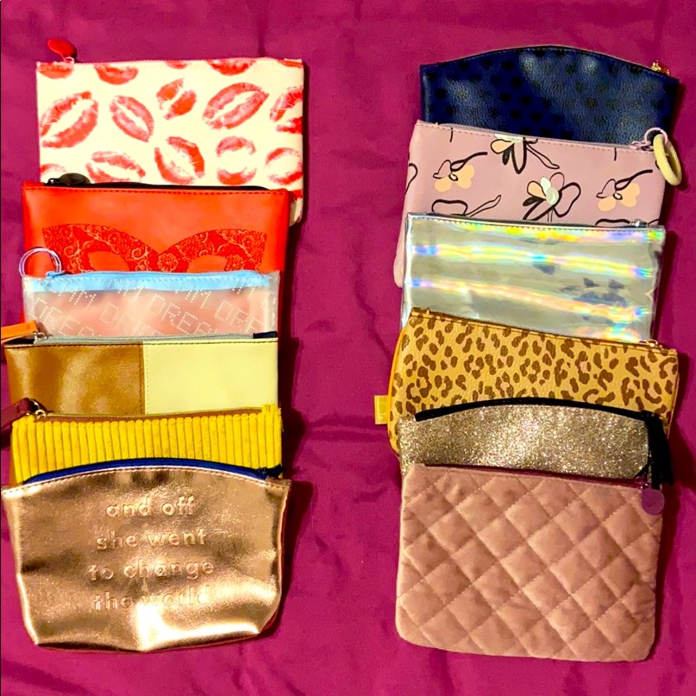 ✨FREE MAKE UP BAG WITH ANY PURCHASE✨